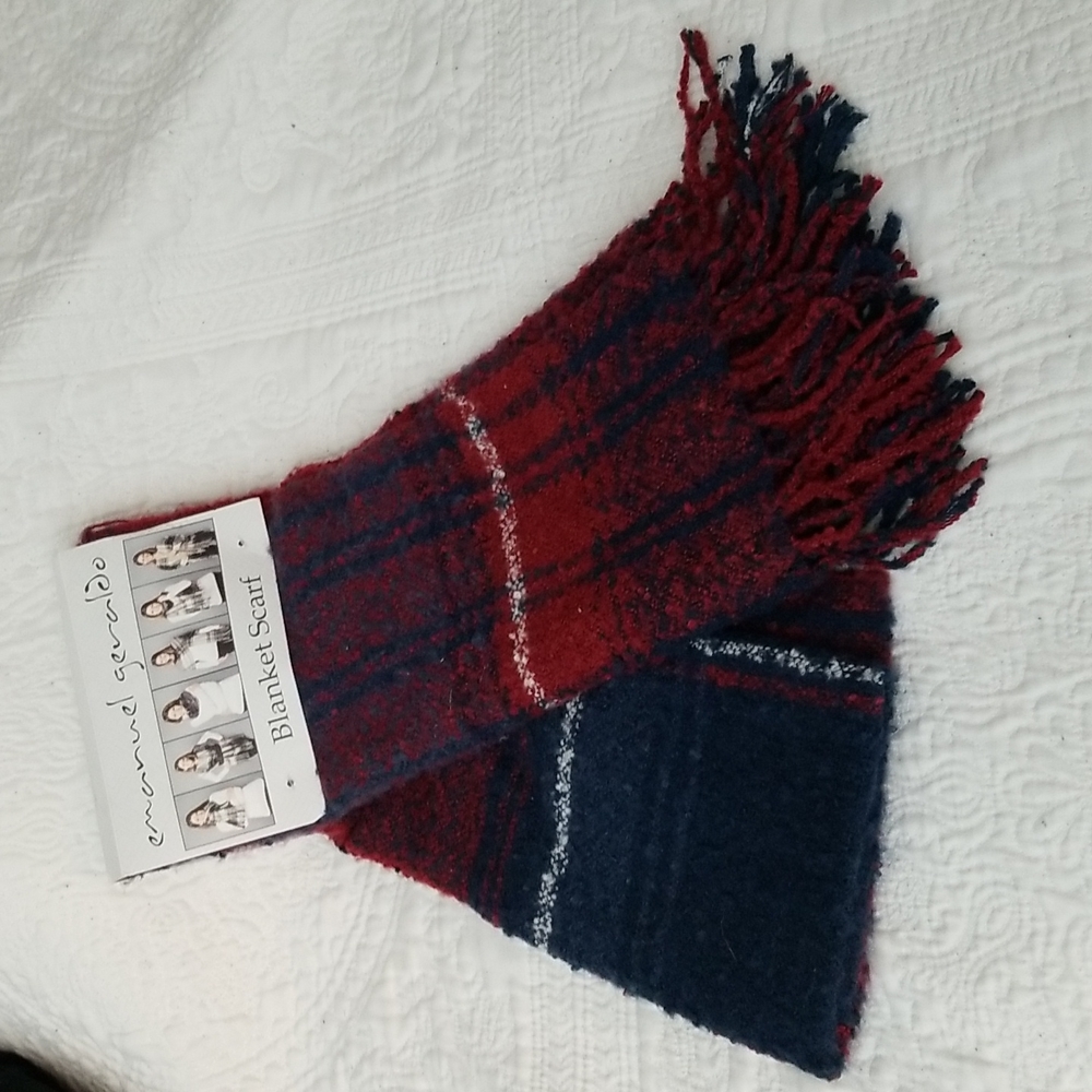 Emanuel Geraldo Blanket Scarf